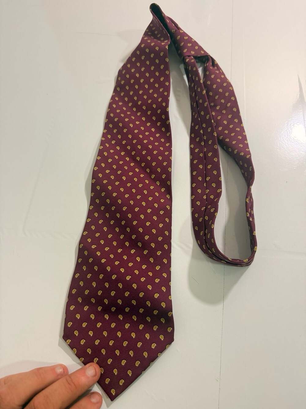 Pietro di Como Burgundy Silk Tie with Gold Paisley Pattern
